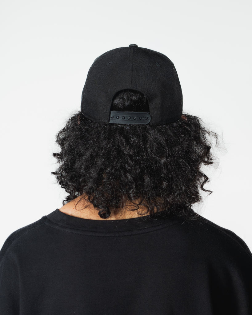 574 GORRA AJUSTABLE CLASICA NEGRA